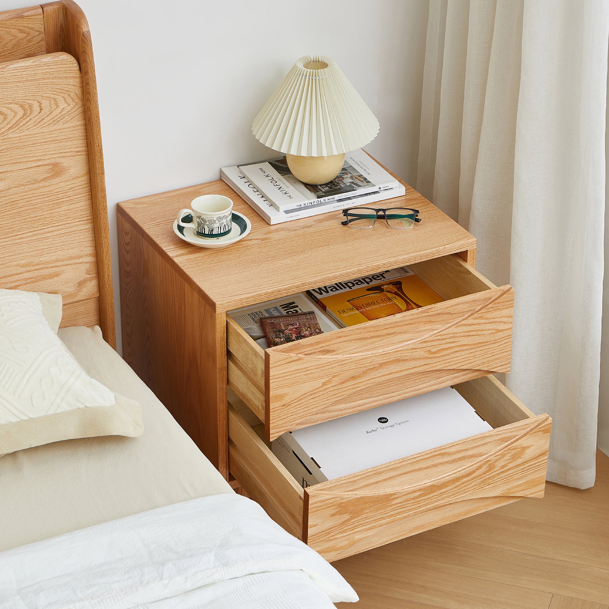 Hobro Bedside Table