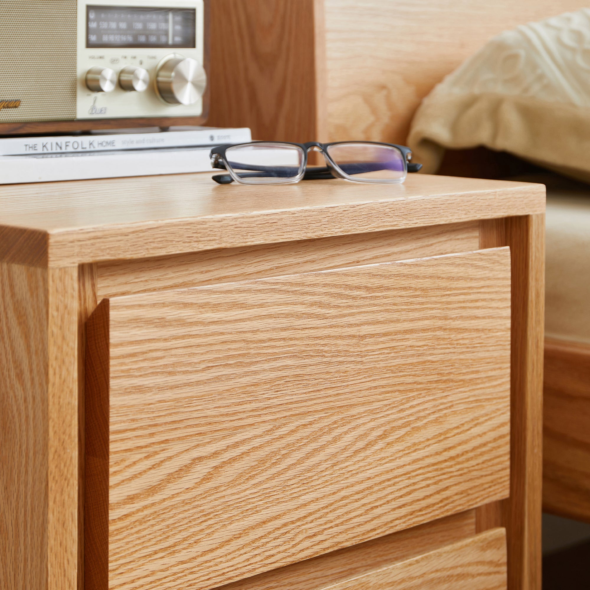 Nibe Bedside Table