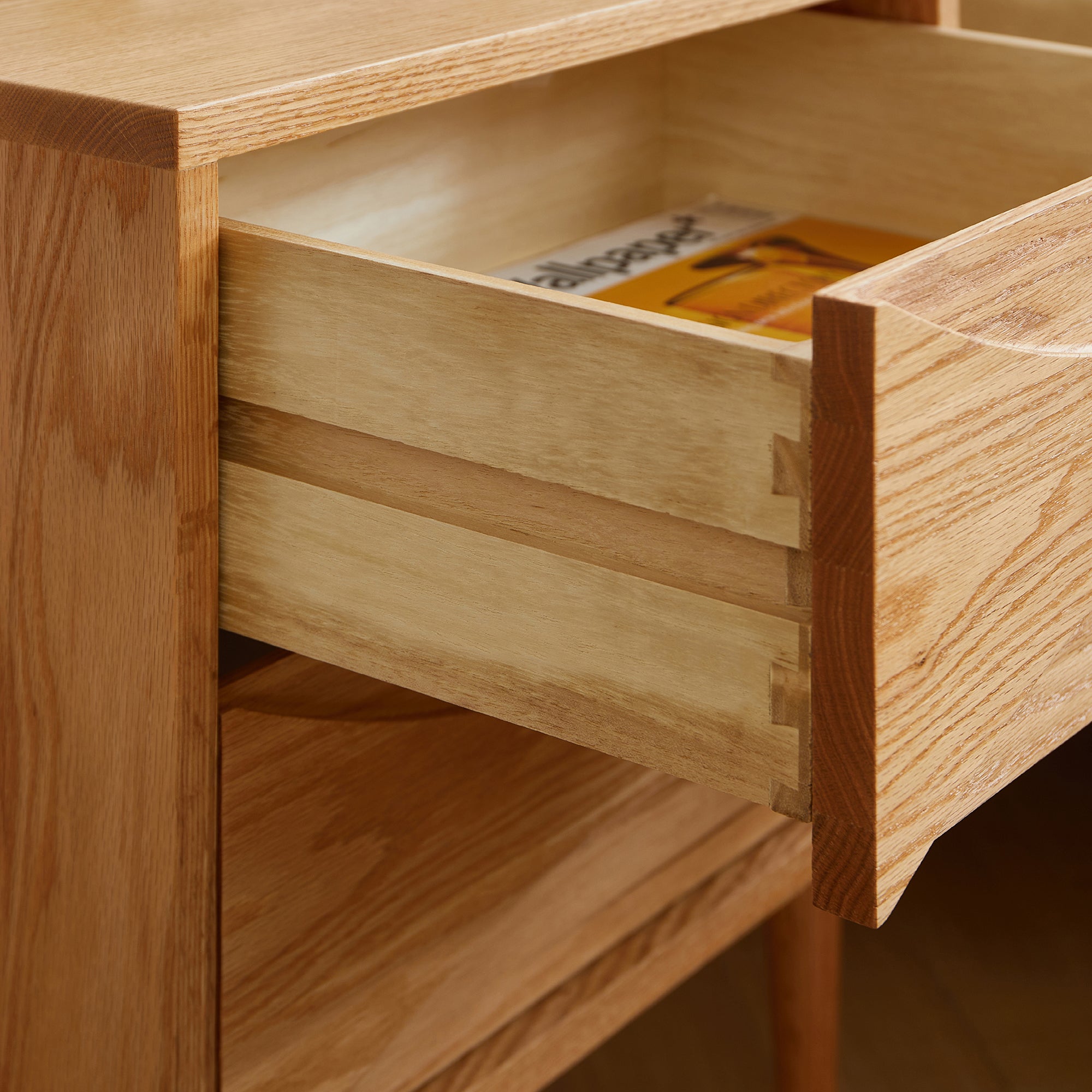 Hobro Bedside Table