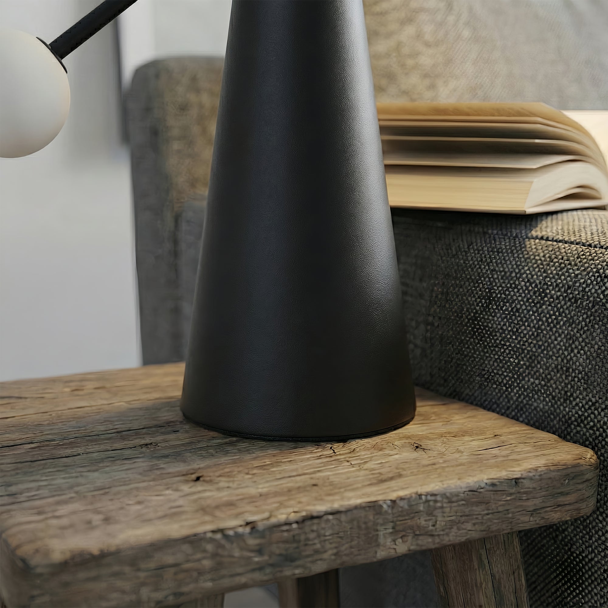 Strandgaten Orbit Table Lamp