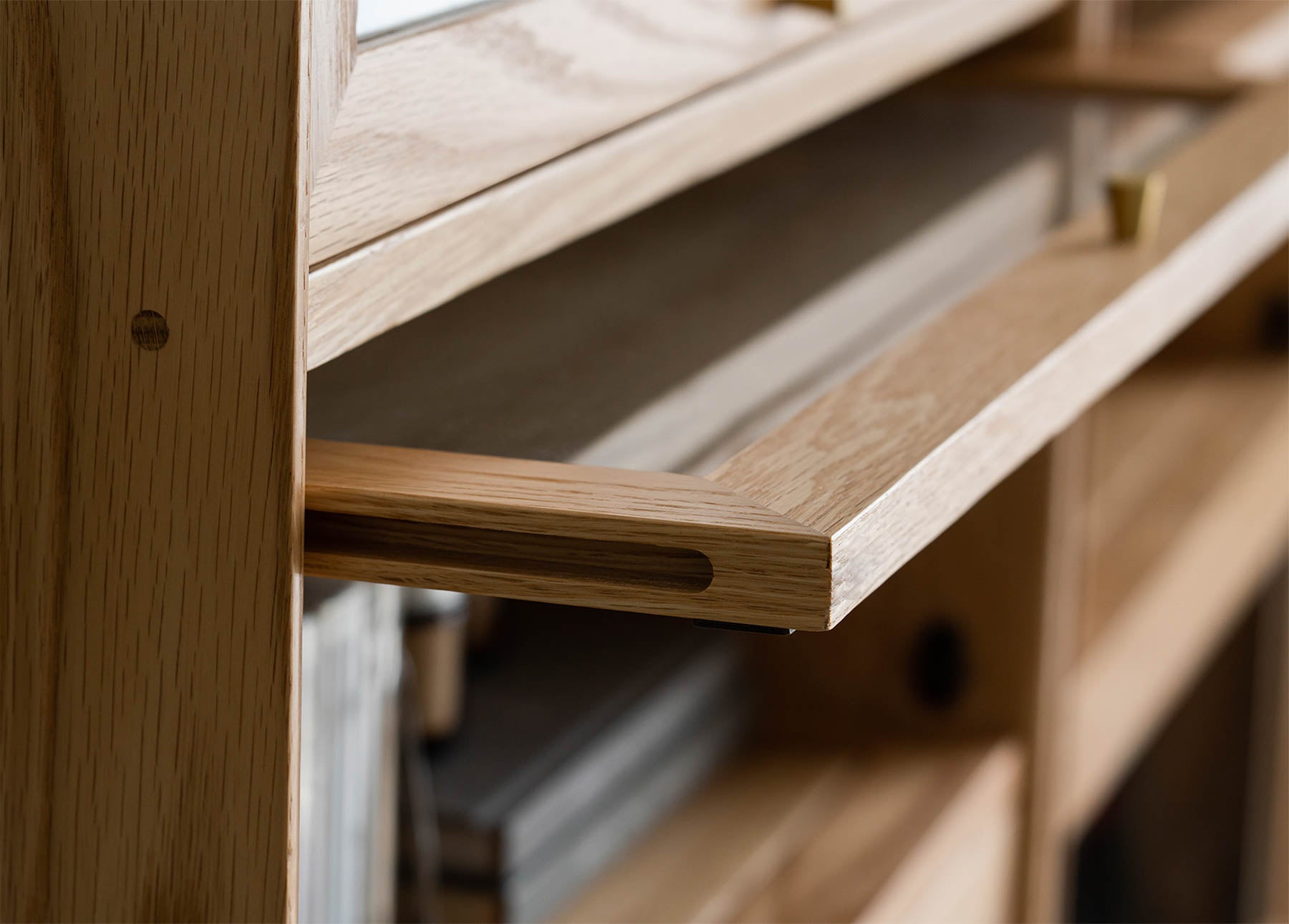 Andaen 3 Shelf Solid Oak Wood Display Cabinet