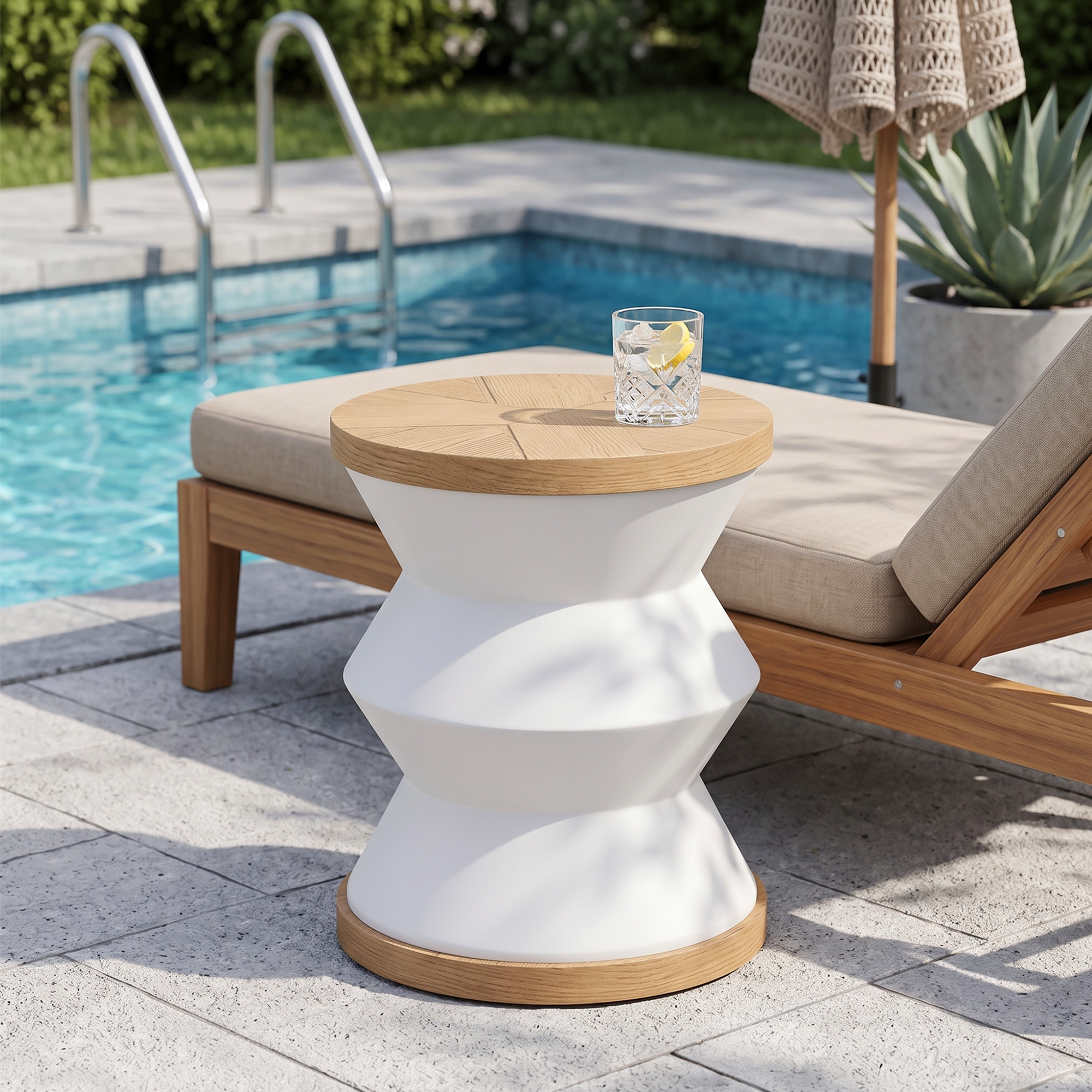 Piteå Sculptural Accent Side Table