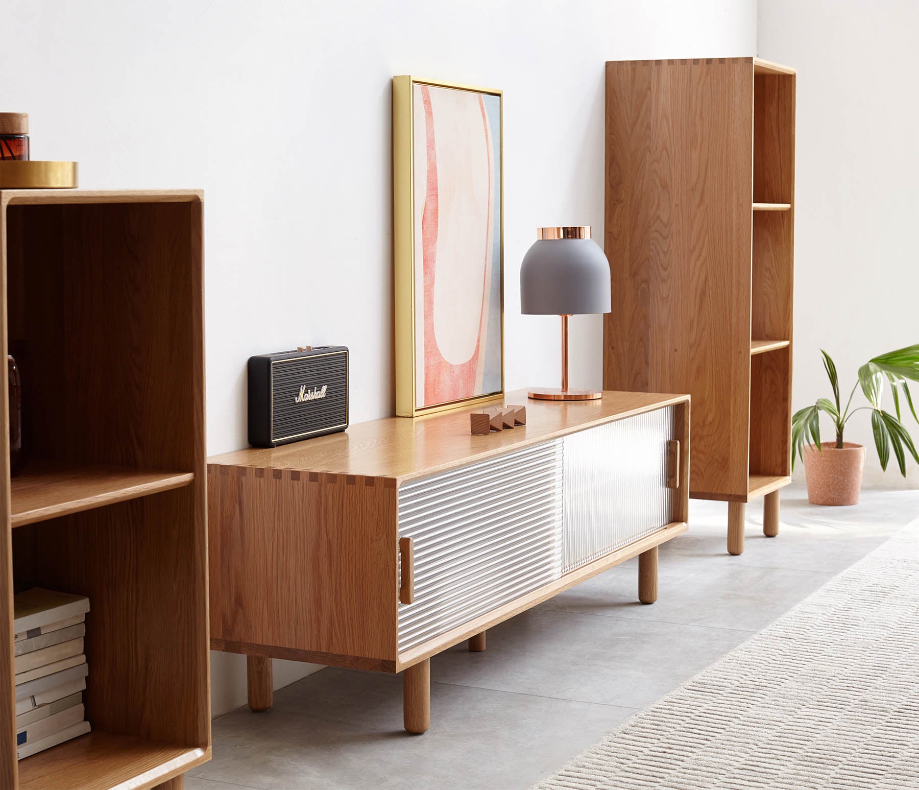 Valje Fluted Glass Entertainment Unit