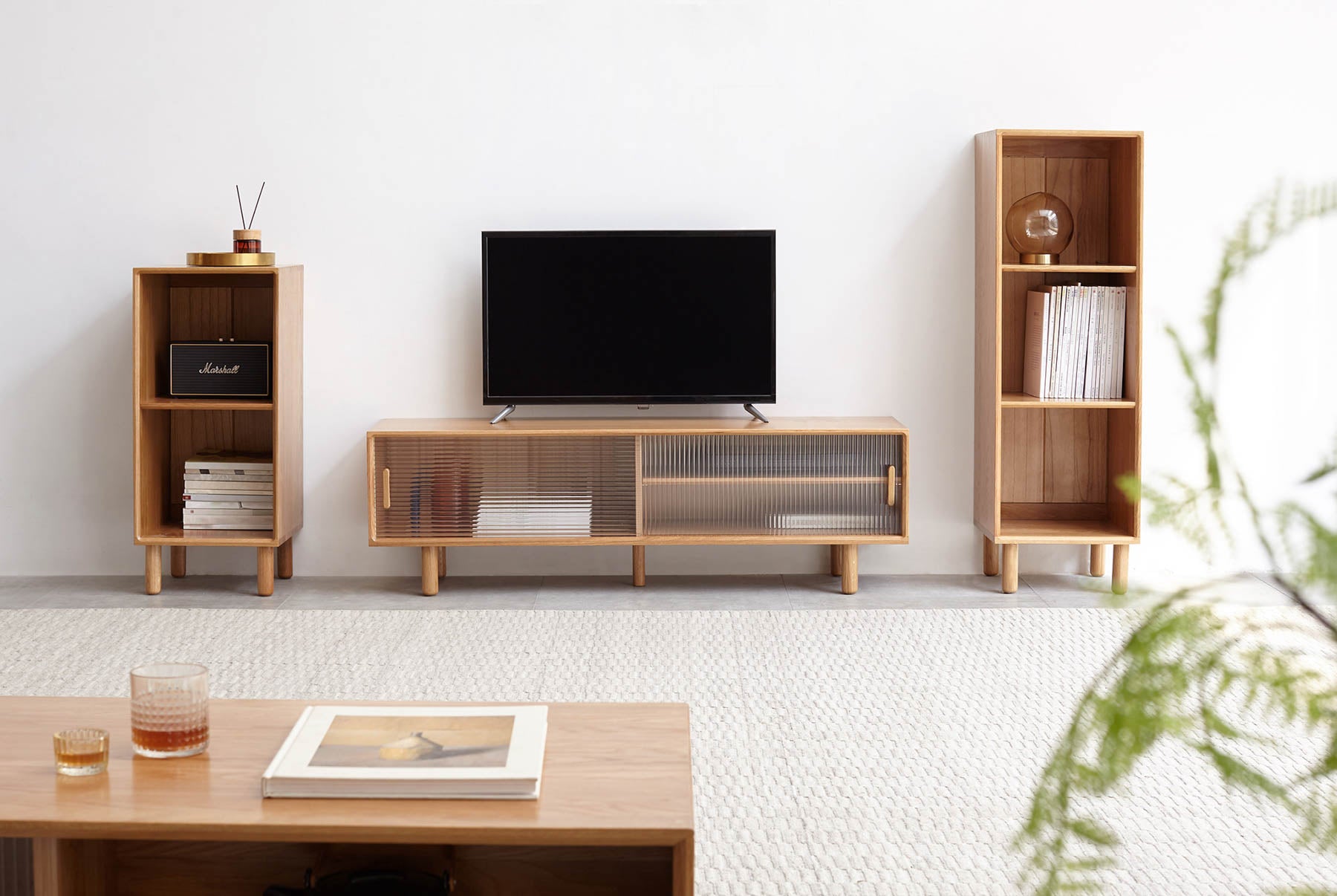 Valje Fluted Glass Entertainment Unit