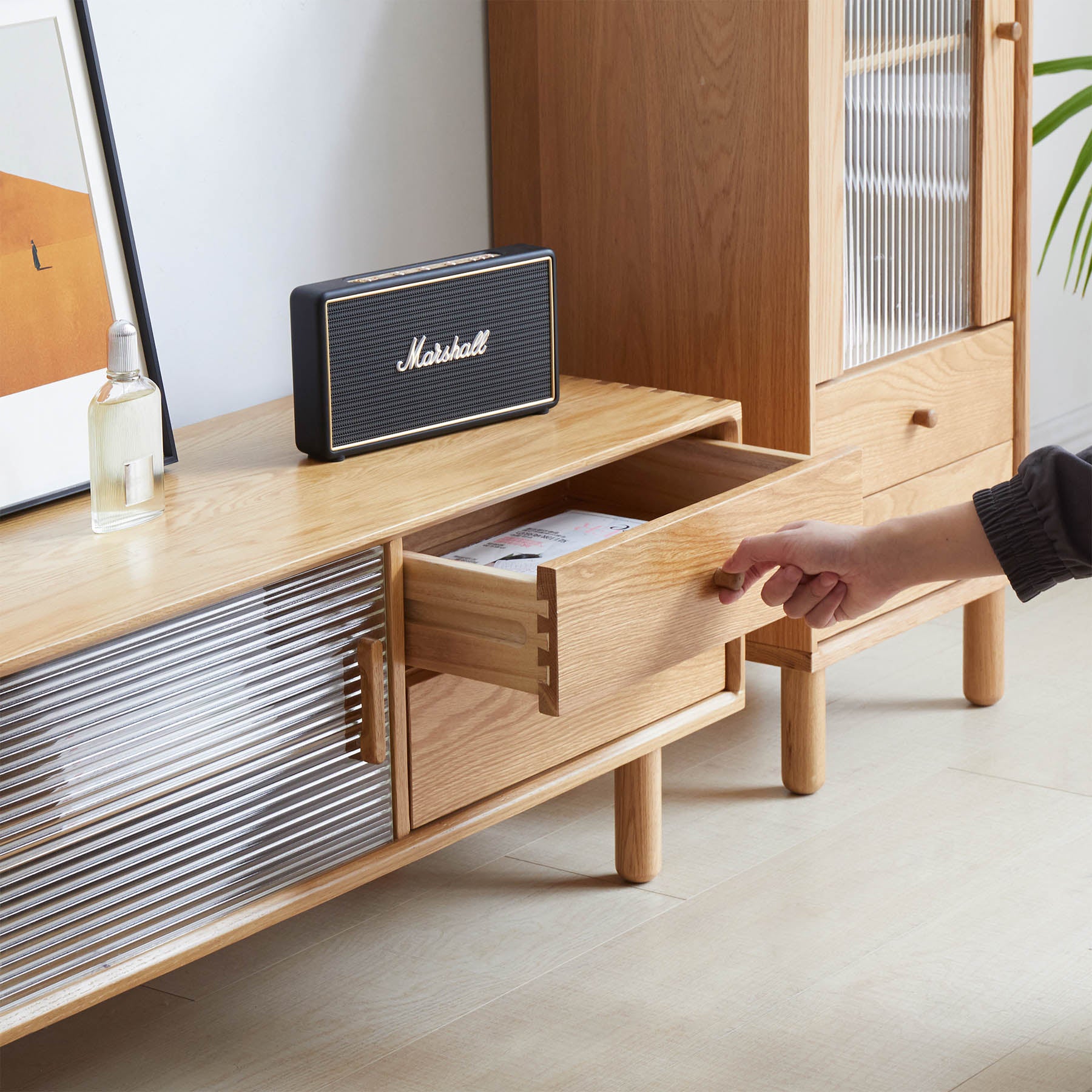 Amsele Solid Oak Wood & Glass TV Unit