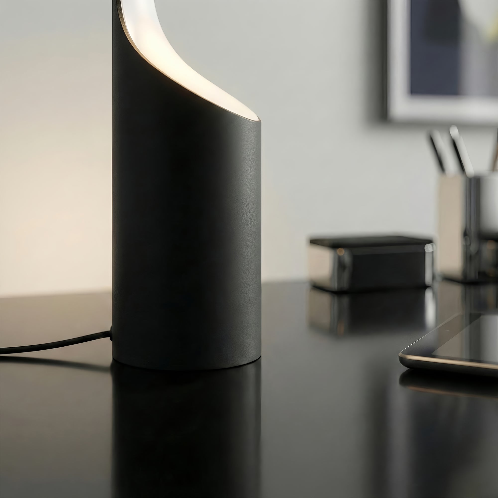 Engene Replica Le Klint Mutatio 353 Table Lamp- Matte Black