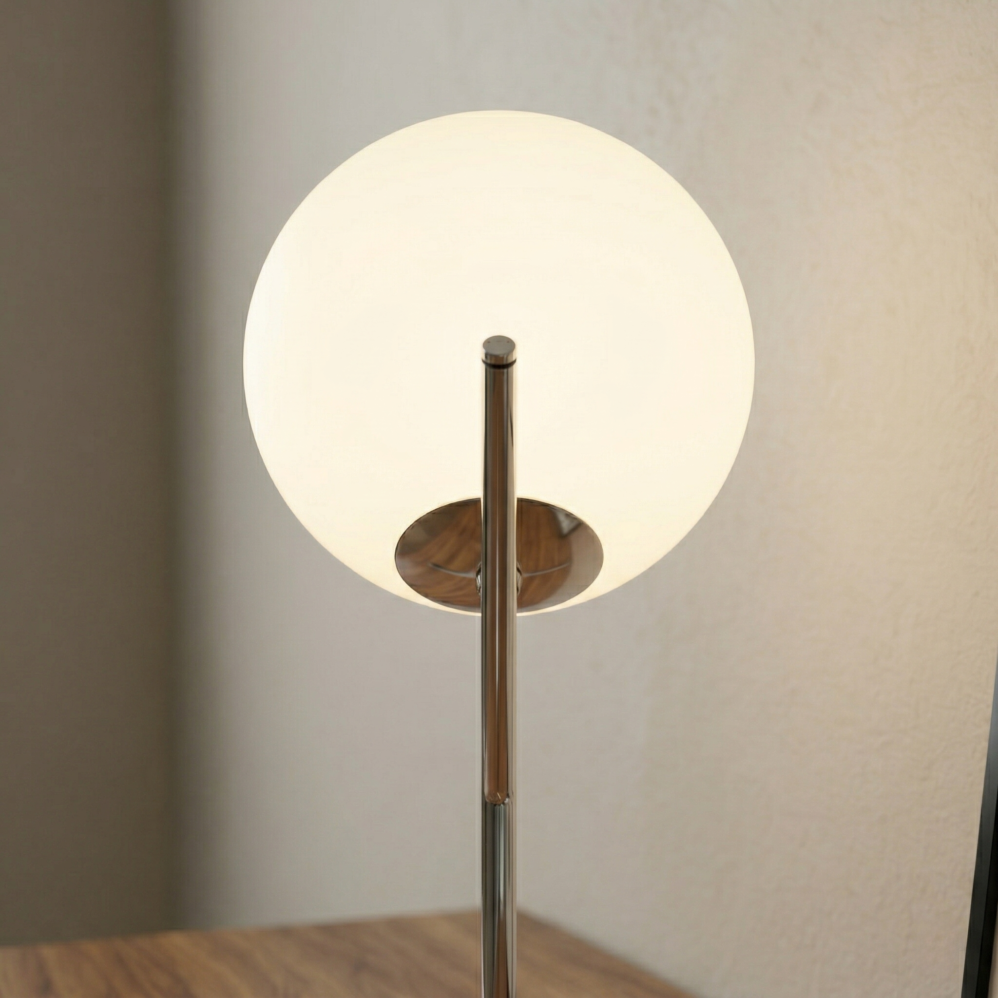 Jessheim Glass Globe Table Lamp - Silver