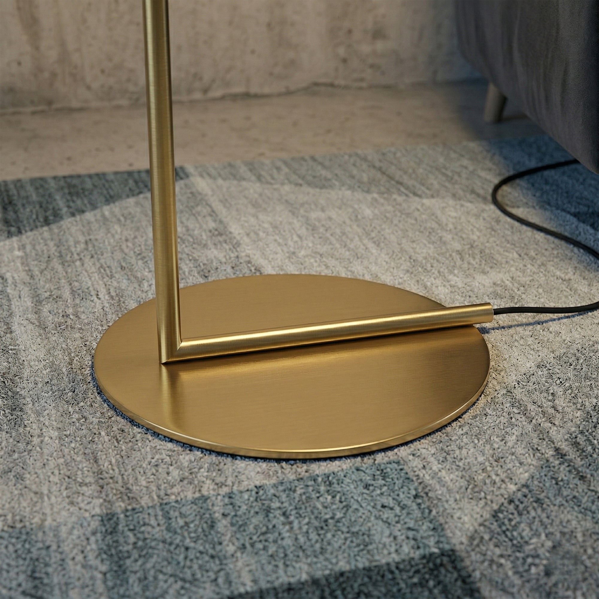 Lillesand Modern Glass Globe Floor Lamp