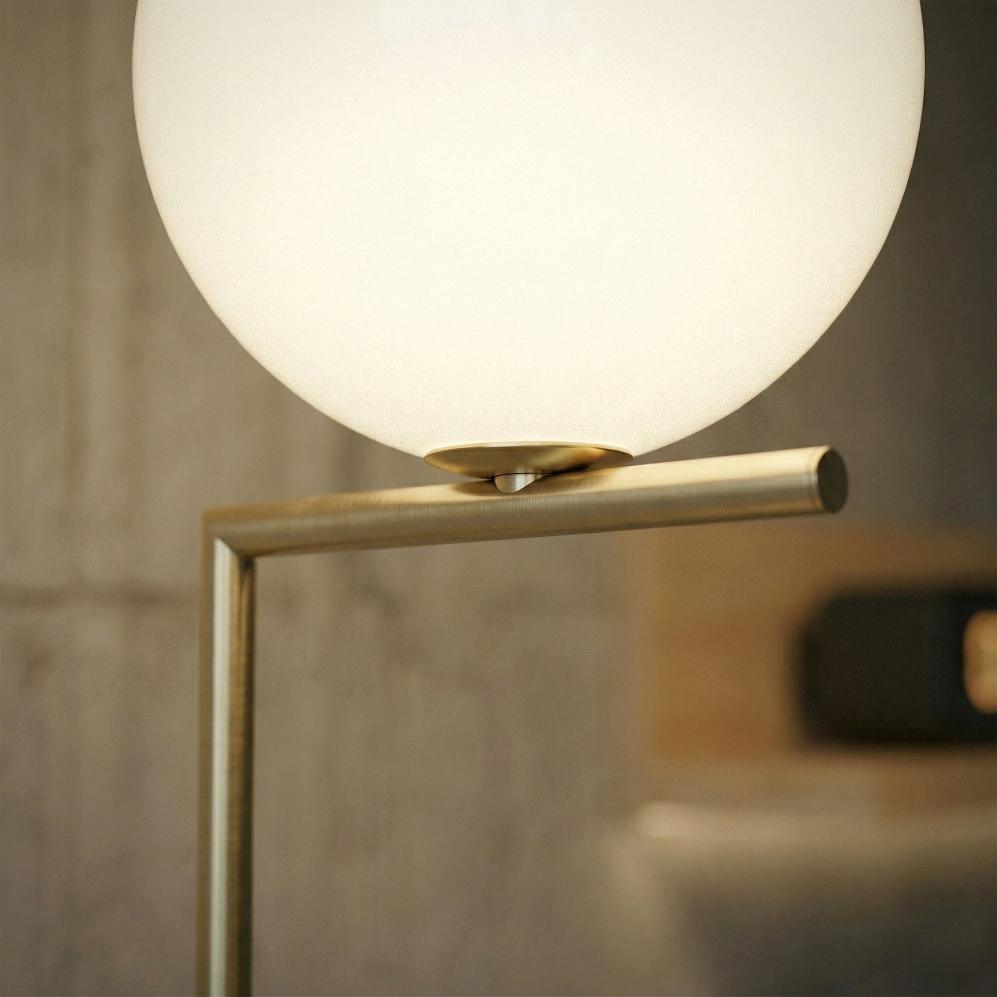 Lillesand Modern Glass Globe Floor Lamp